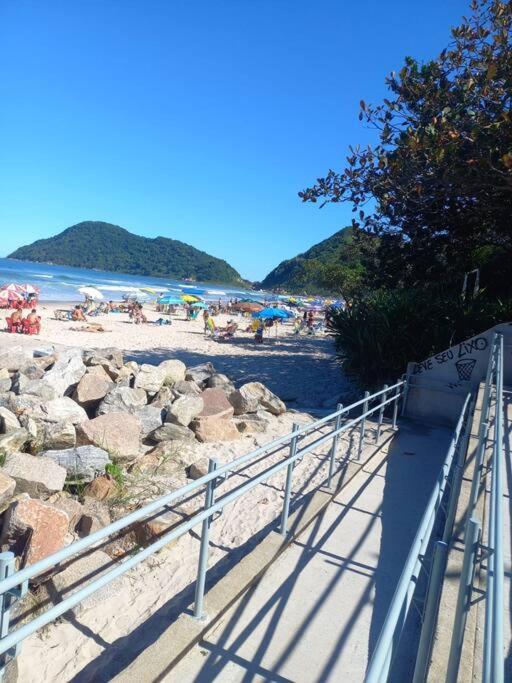 Apto Praia Do Tombo Guaruja Bagian luar foto